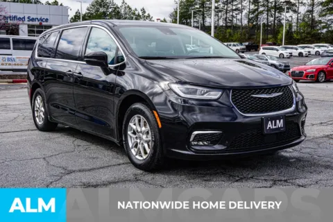More photos of 2024 Chrysler Pacifica Touring L at ALM Chevrolet South, GA