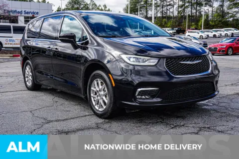 More photos of 2024 Chrysler Pacifica Touring L at ALM Chevrolet South, GA