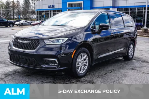 More photos of 2024 Chrysler Pacifica Touring L at ALM Chevrolet South, GA