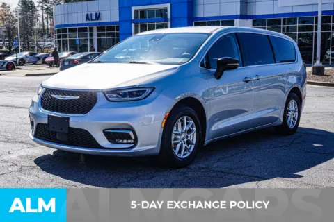 More photos of 2024 Chrysler Pacifica Touring L at ALM Chevrolet South, GA