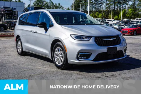 More photos of 2024 Chrysler Pacifica Touring L at ALM Chevrolet South, GA