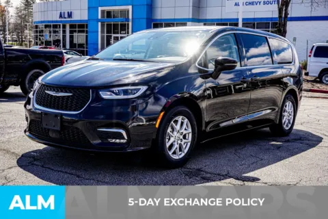 More photos of 2024 Chrysler Pacifica Touring L at ALM Chevrolet South, GA