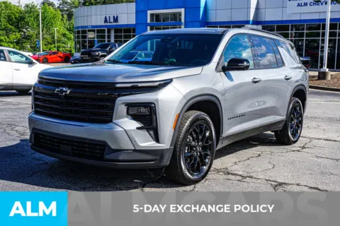 More photos of 2025 Chevrolet Traverse LT at ALM Chevrolet South, GA