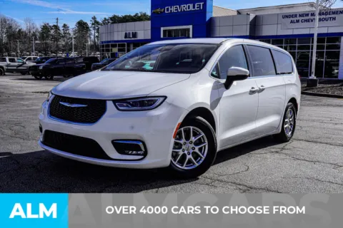 Another view of 2023 Chrysler Pacifica Touring L for sale in Union City, GA at ALM Chevrolet South