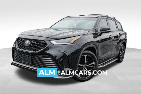 Black 2022 Toyota Highlander XSE for sale in Union City, GA