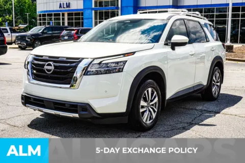 More photos of 2023 Nissan Pathfinder SL at ALM Chevrolet South, GA