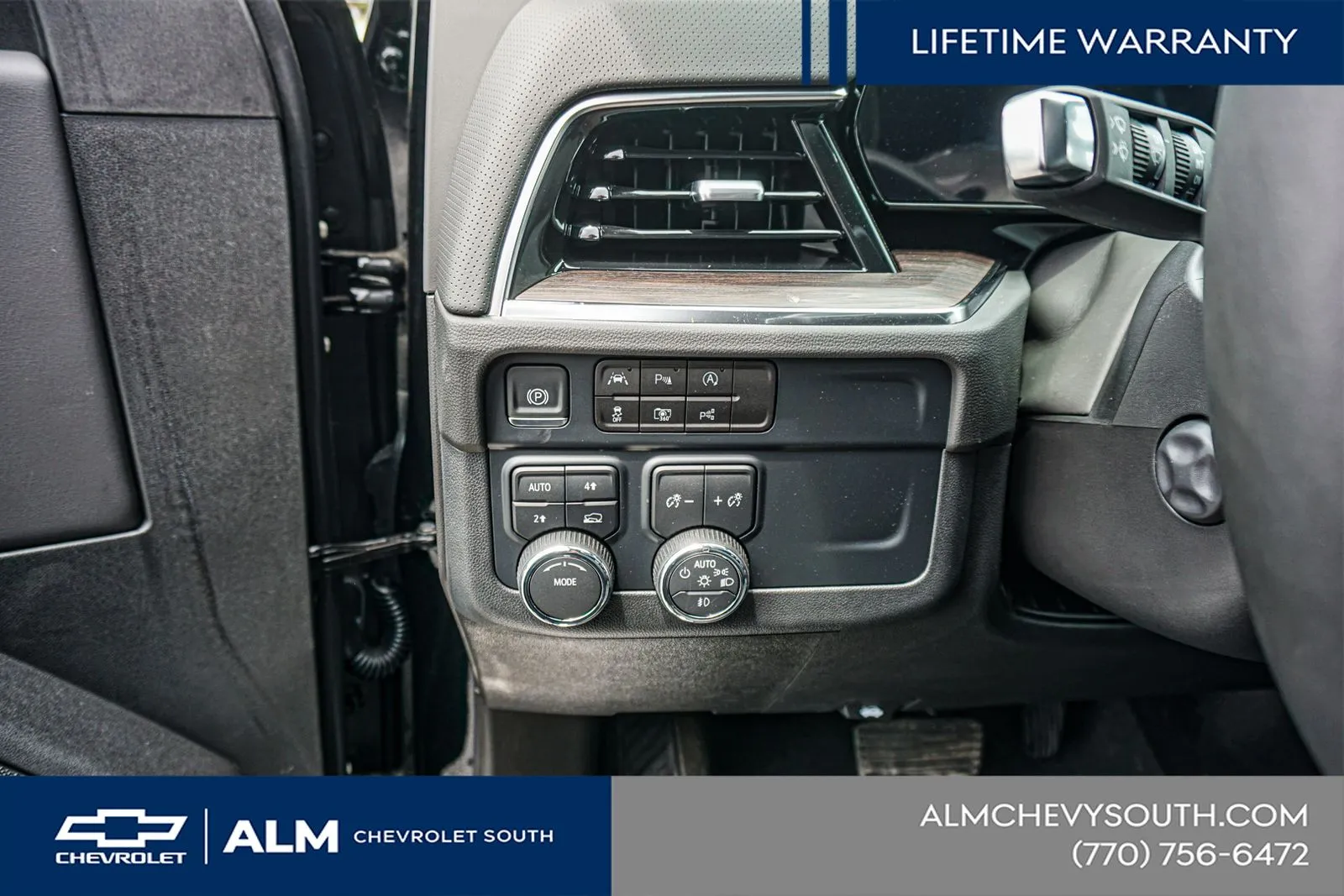 2025 Chevrolet Suburban Premier - Photo 35