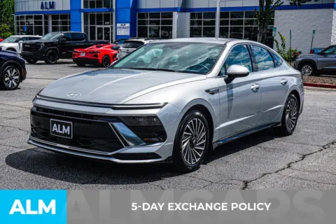 More photos of 2024 Hyundai Sonata Hybrid SEL at ALM Chevrolet South, GA