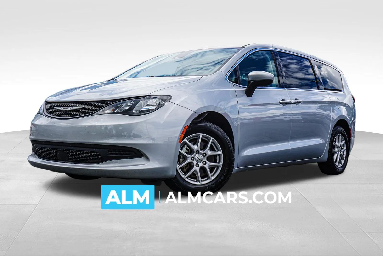 2023 Chrysler Voyager