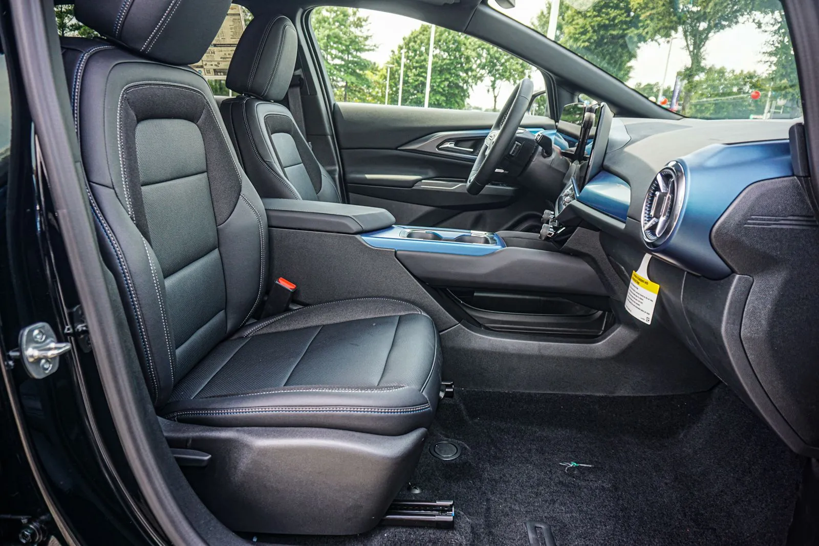 2026 Chevrolet Equinox EV 2LT - Photo 18