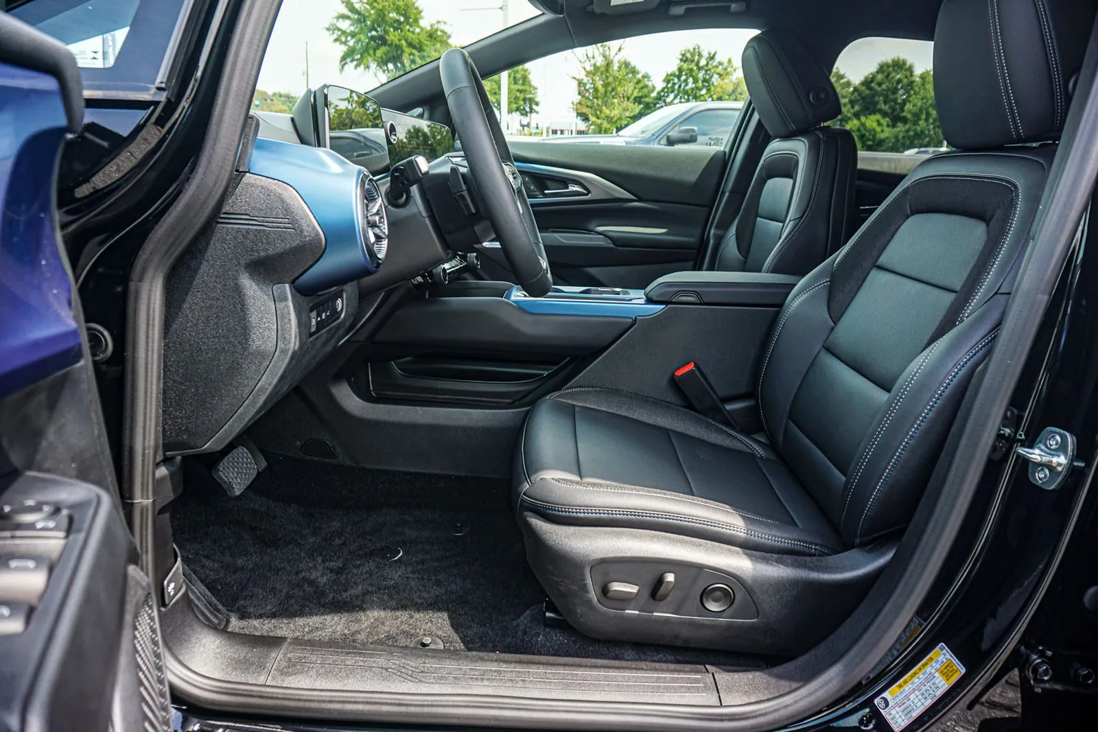 2026 Chevrolet Equinox EV 2LT - Photo 16