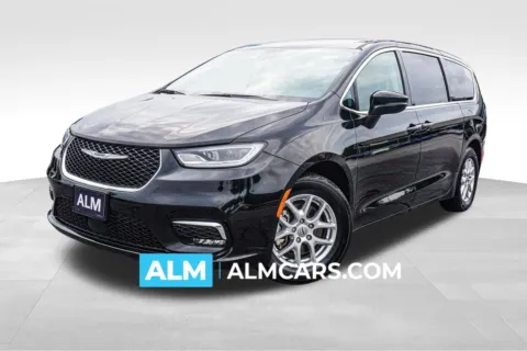 Black 2023 Chrysler Pacifica Touring L for sale in Union City, GA