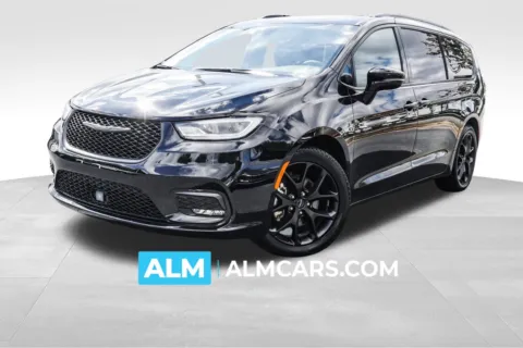 Black 2025 Chrysler Pacifica Limited for sale in Union City, GA