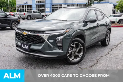 Photos of 2025 Chevrolet Trax LT for sale in Union City, GA at ALM Chevrolet South