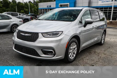 More photos of 2023 Chrysler Pacifica Touring L at ALM Chevrolet South, GA