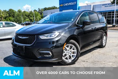 Another view of 2023 Chrysler Pacifica Touring L for sale in Union City, GA at ALM Chevrolet South