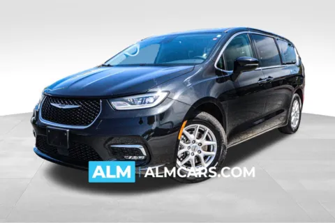 Black 2023 Chrysler Pacifica Touring L for sale in Union City, GA