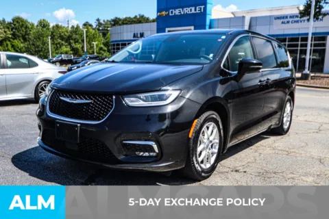 More photos of 2023 Chrysler Pacifica Touring L at ALM Chevrolet South, GA