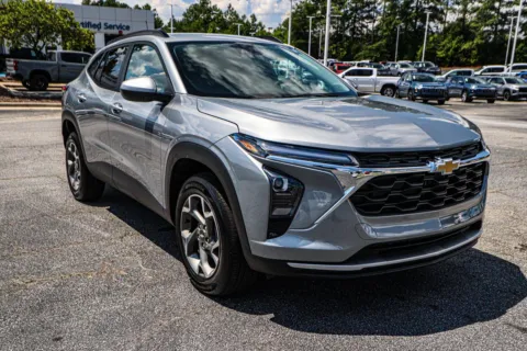 More photos of 2025 Chevrolet Trax LT at ALM Chevrolet South, GA