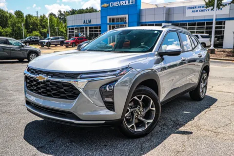 Photos of 2025 Chevrolet Trax LT for sale in Union City, GA at ALM Chevrolet South