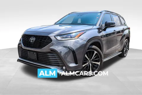 Gray 2022 Toyota Highlander XSE for sale in Union City, GA