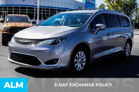 More photos of 2019 Chrysler Pacifica Touring L at ALM Chevrolet South, GA