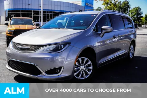 Another view of 2019 Chrysler Pacifica Touring L for sale in Union City, GA at ALM Chevrolet South
