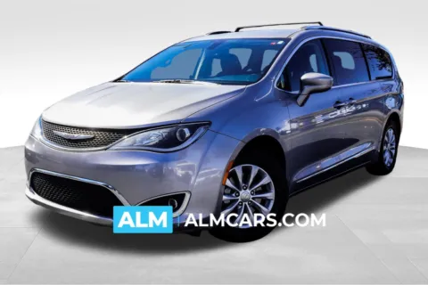 Silver 2019 Chrysler Pacifica Touring L for sale in Union City, GA