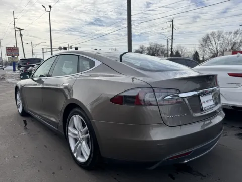 More photos of 2015 Tesla Model S 70D at F1rst Motors, IN