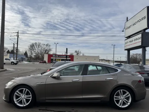 More photos of 2015 Tesla Model S 70D at F1rst Motors, IN