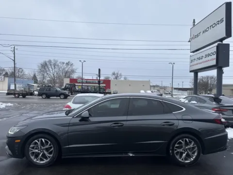 More photos of 2021 Hyundai SONATA SEL at F1rst Motors, IN