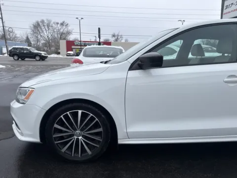 Photos of 2016 Volkswagen Jetta 1.8T Sport for sale in Indianapolis, IN at F1rst Motors