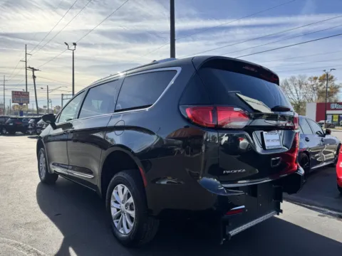 More photos of 2019 Chrysler Pacifica Touring L at F1rst Motors, IN