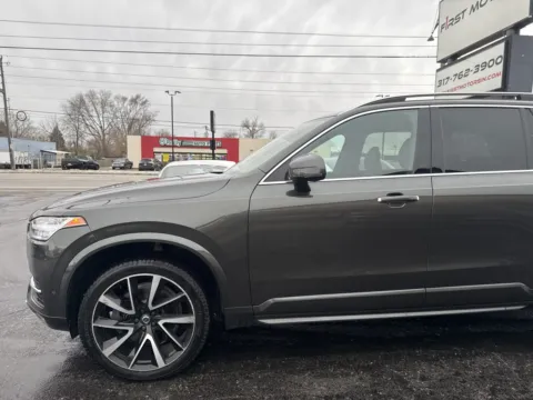 More photos of 2018 Volvo XC90 T6 Momentum at F1rst Motors, IN