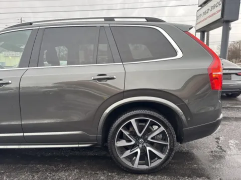 More photos of 2018 Volvo XC90 T6 Momentum at F1rst Motors, IN