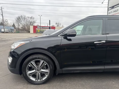 More photos of 2016 Hyundai SANTA FE Limited at F1rst Motors, IN