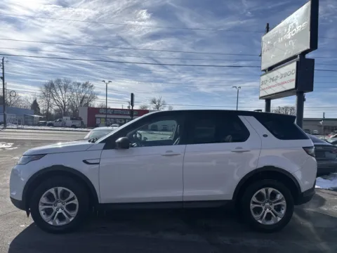 More photos of 2020 Land Rover Discovery Sport P250 SE at F1rst Motors, IN