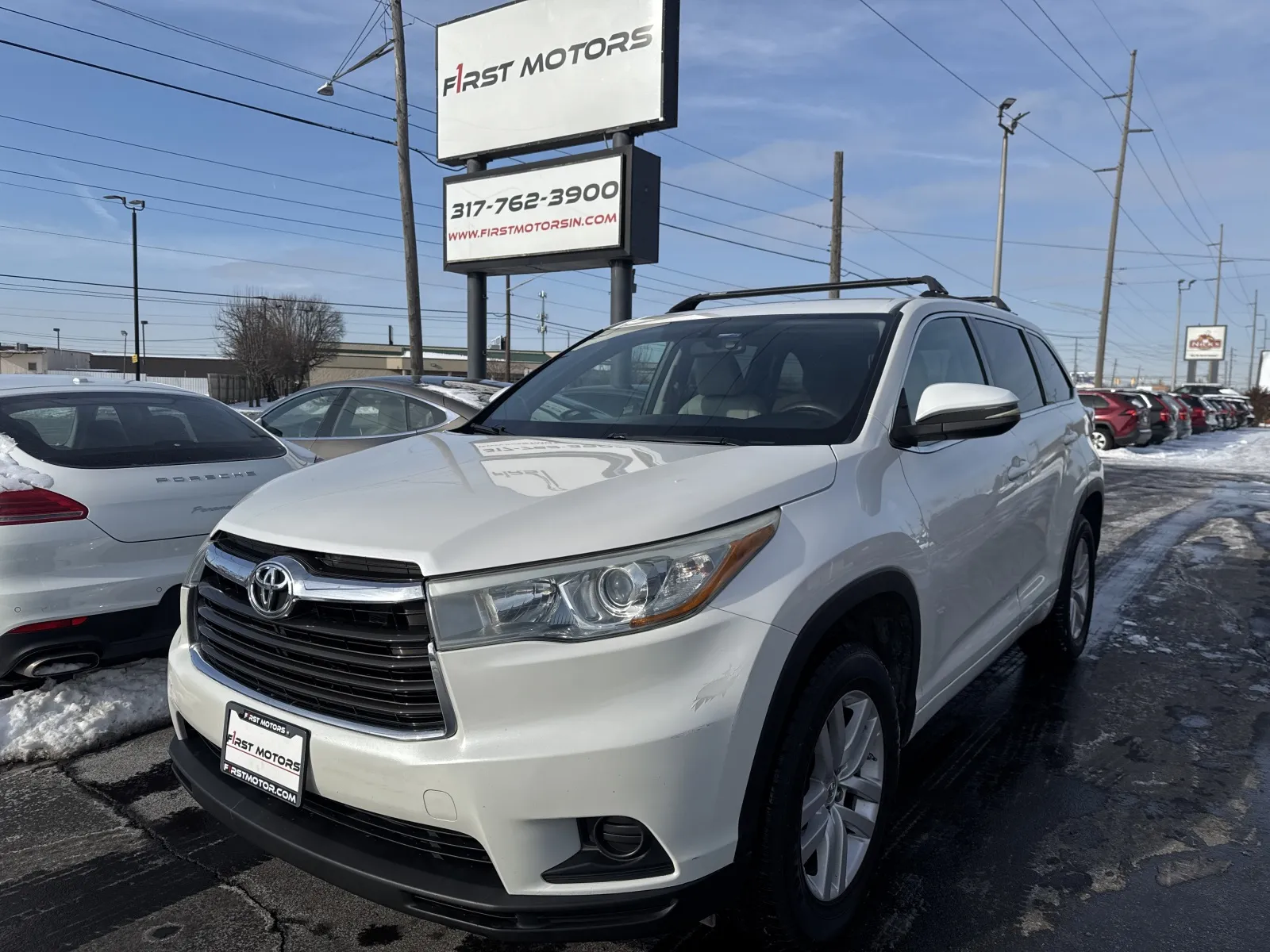 White 2015 Toyota Highlander LE for sale in Indianapolis, IN