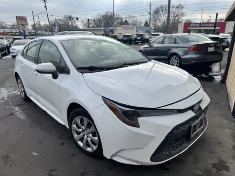 Black 2020 Toyota Corolla LE for sale in Indianapolis, IN
