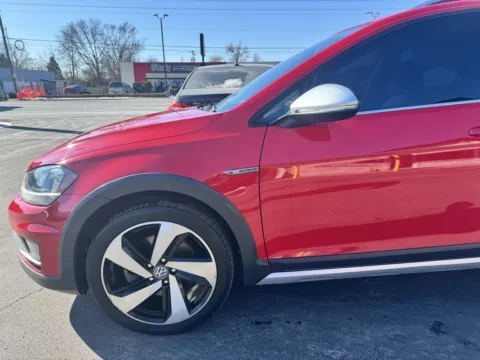 Photos of 2018 Volkswagen Golf Alltrack TSI SE 4Motion for sale in Indianapolis, IN at F1rst Motors