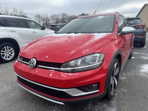 Red 2018 Volkswagen Golf Alltrack TSI SE 4Motion for sale in Indianapolis, IN