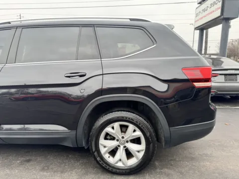 More photos of 2018 Volkswagen Atlas V6 SE 4Motion at F1rst Motors, IN