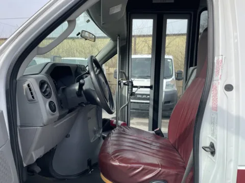 More photos of 2011 Ford E-Series E-450 SD at F1rst Motors, IN