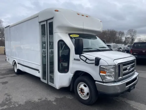 More photos of 2019 Ford E-Series E-450 SD at F1rst Motors, IN