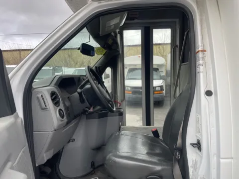 More photos of 2019 Ford E-Series E-450 SD at F1rst Motors, IN
