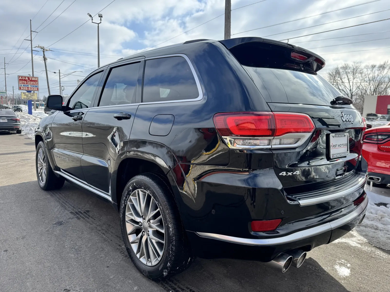 More photos of 2017 Jeep Grand Cherokee Summit at F1rst Motors, IN