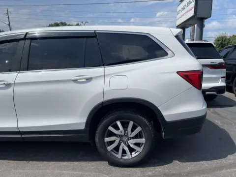 More photos of 2020 Honda Pilot EX at F1rst Motors, IN