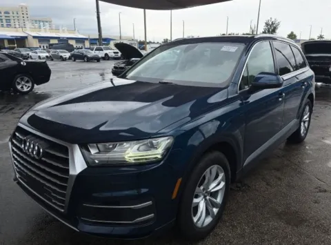 Blue 2019 Audi Q7 45 Premium Plus for sale in Indianapolis, IN