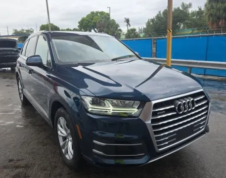 More photos of 2019 Audi Q7 45 Premium Plus at F1rst Motors, IN