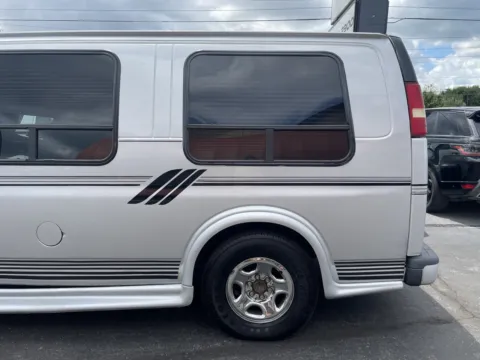 More photos of 2004 GMC Savana G1500 Upfitter at F1rst Motors, IN